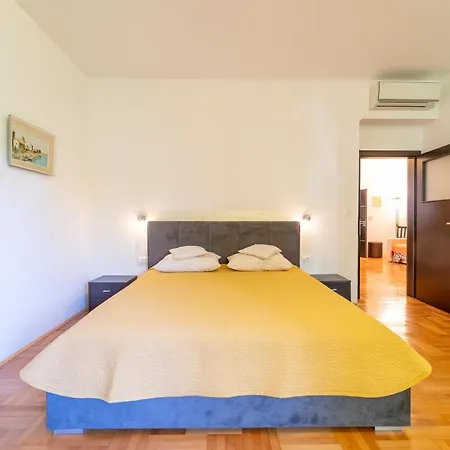 Apartment Naja *