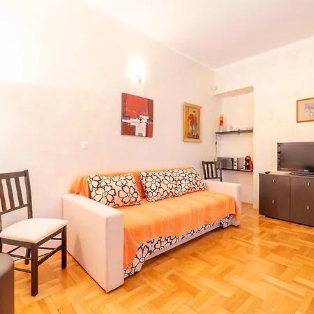 Naja Apartment