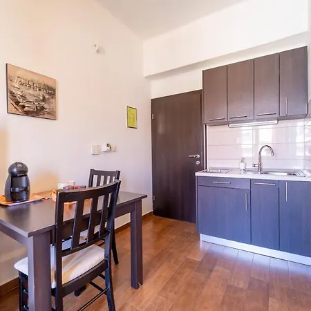 Naja Apartment *